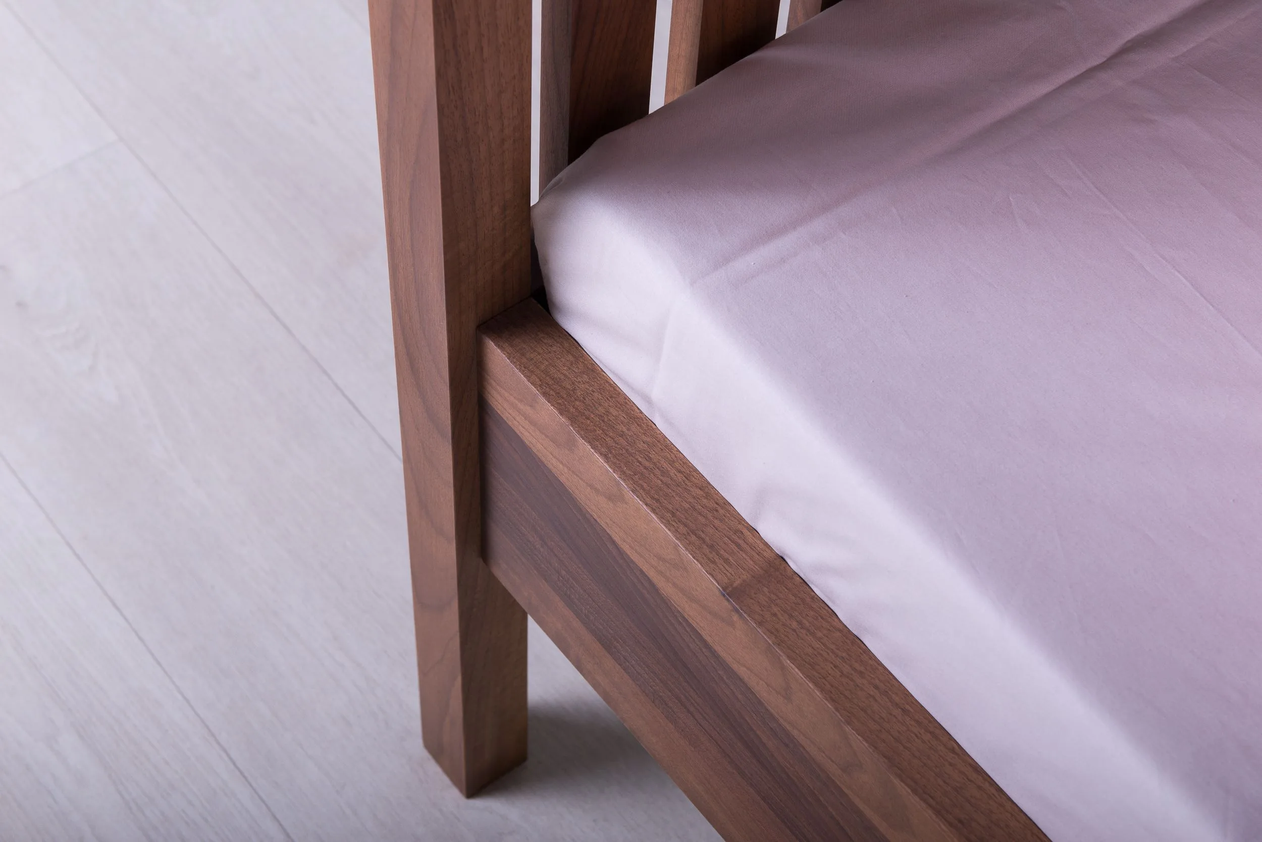 firen1 Rast Design Massivholzbett Firenze Detail